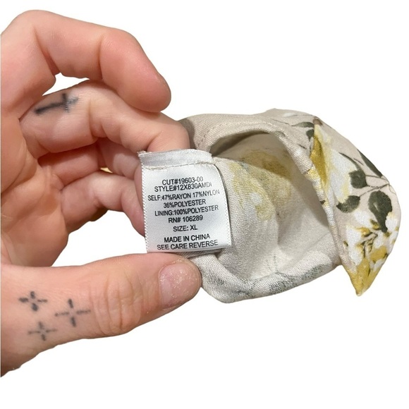 Row.A Long sleeved Ruffle Floral Blouse Top Smocked Off Shoulder Tan & Yellow XL - Picture 5 of 7